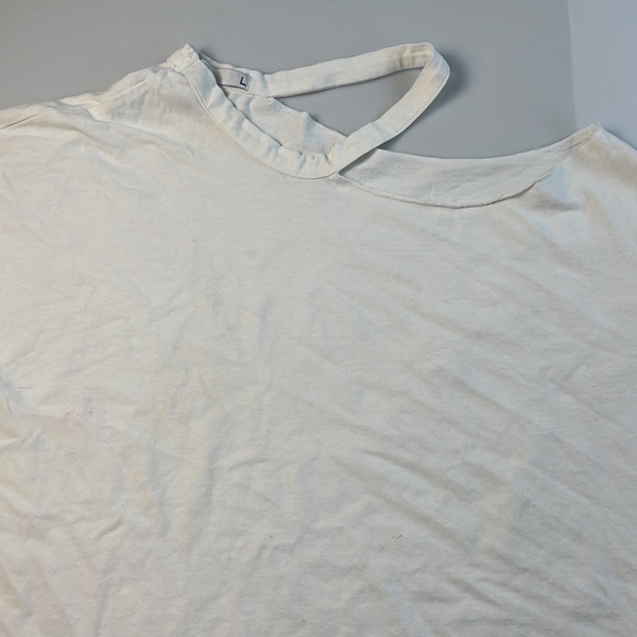 In Luv Neck Detail Cut off Shirt S58-38 - Picture 2 of 6